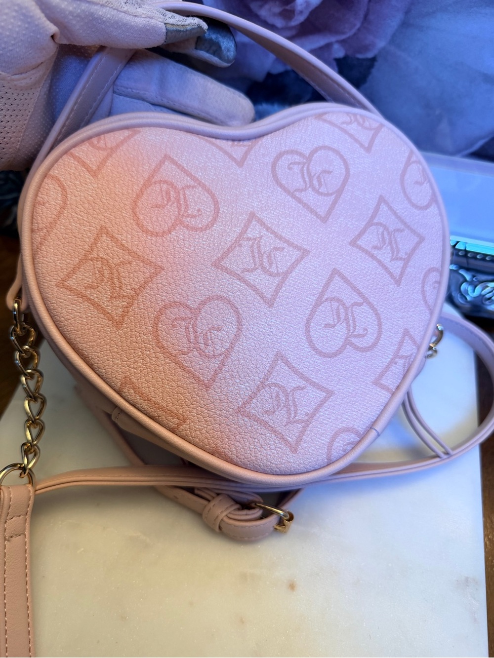 Juicy Couture Heart Crossbody Bag NWT $118 Retail + Bonus Airplane Gifts Added - Picture 10 of 15